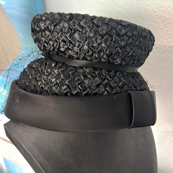 VTG Stern Brothers, 1950’s Woman’s Hat, Excellent Condition, Black, Netting - Picture 5 of 5